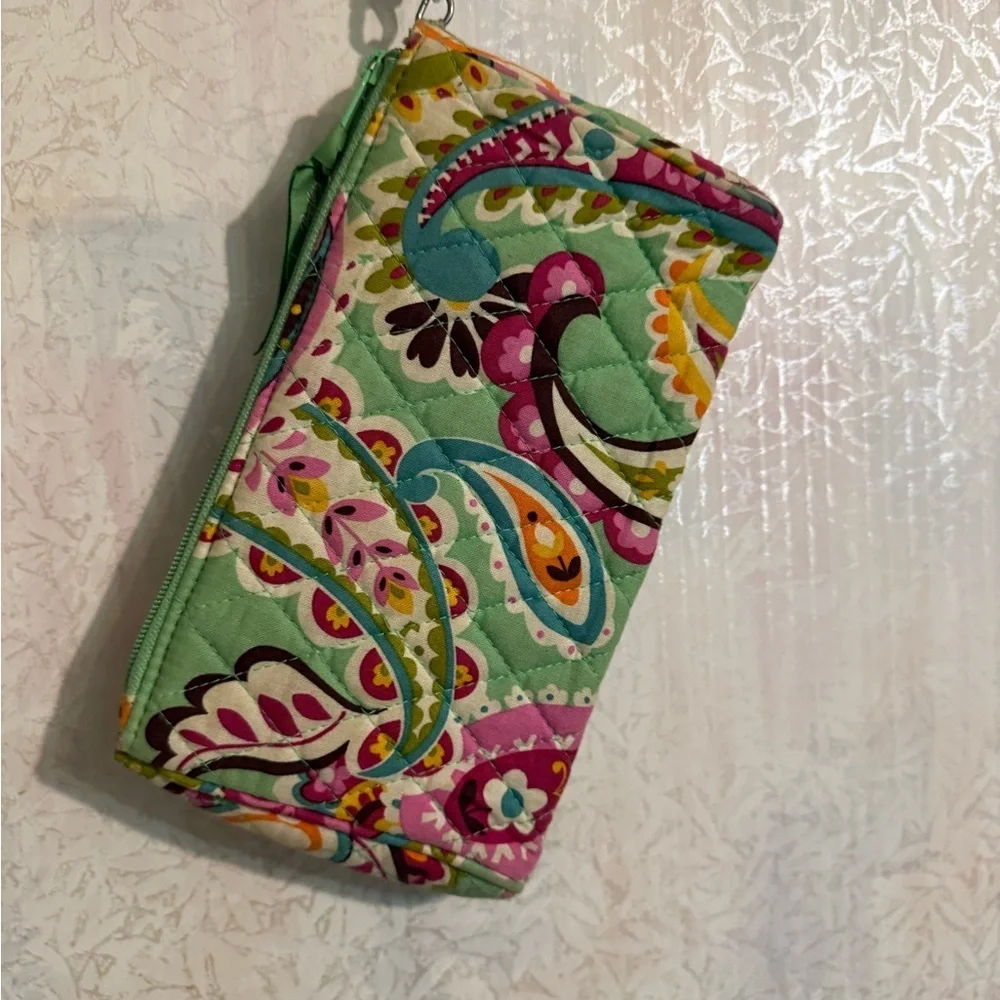 Vera Bradley Clutch, Smart Phone Floral Wristlet In Tutti Fruity, Ultra Feminine